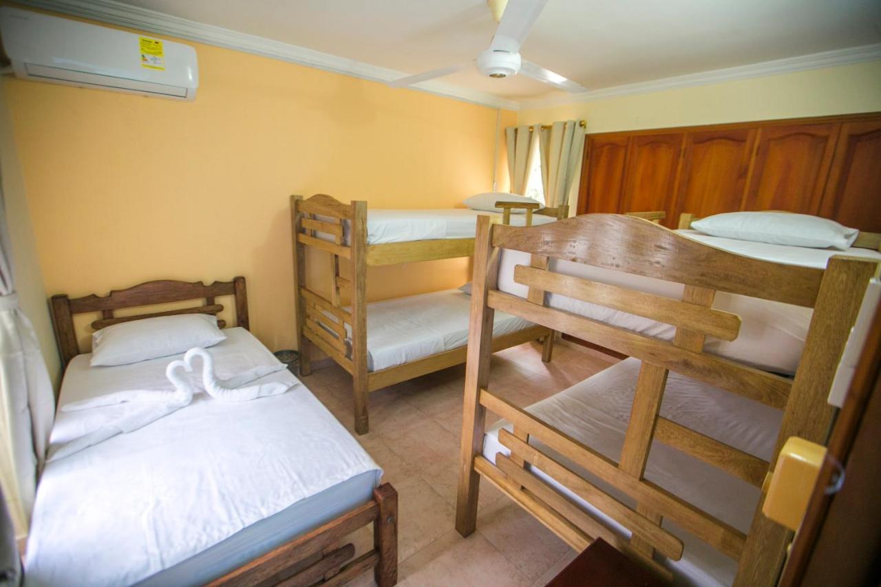 Hostal Cartagonova - Habitaciones Privadas Y Amplias Cerca A Zonas Turisticas Cartagena المظهر الخارجي الصورة