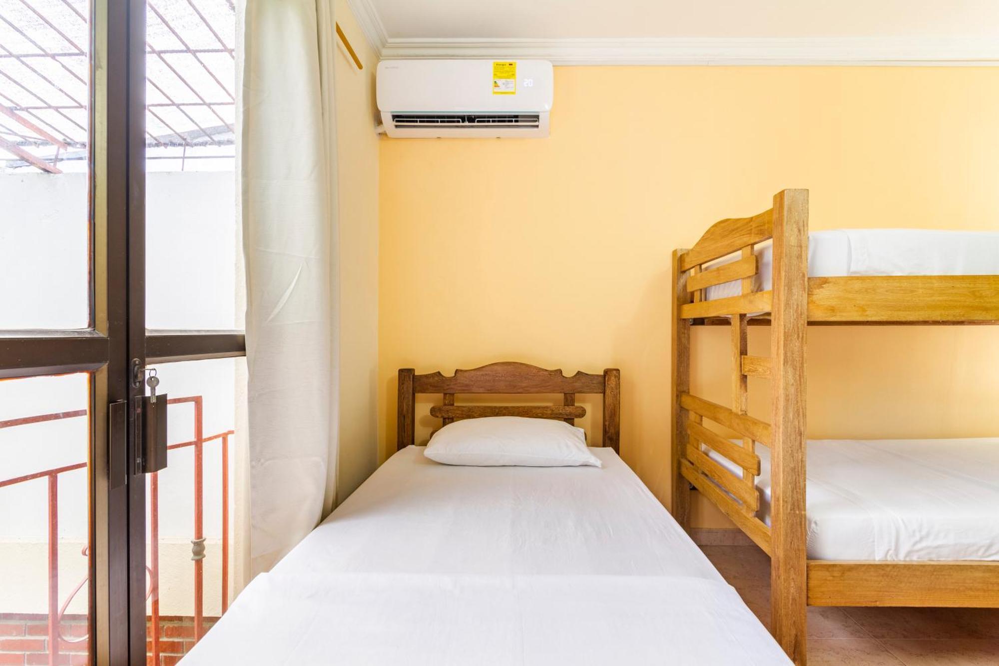 Hostal Cartagonova - Habitaciones Privadas Y Amplias Cerca A Zonas Turisticas Cartagena المظهر الخارجي الصورة