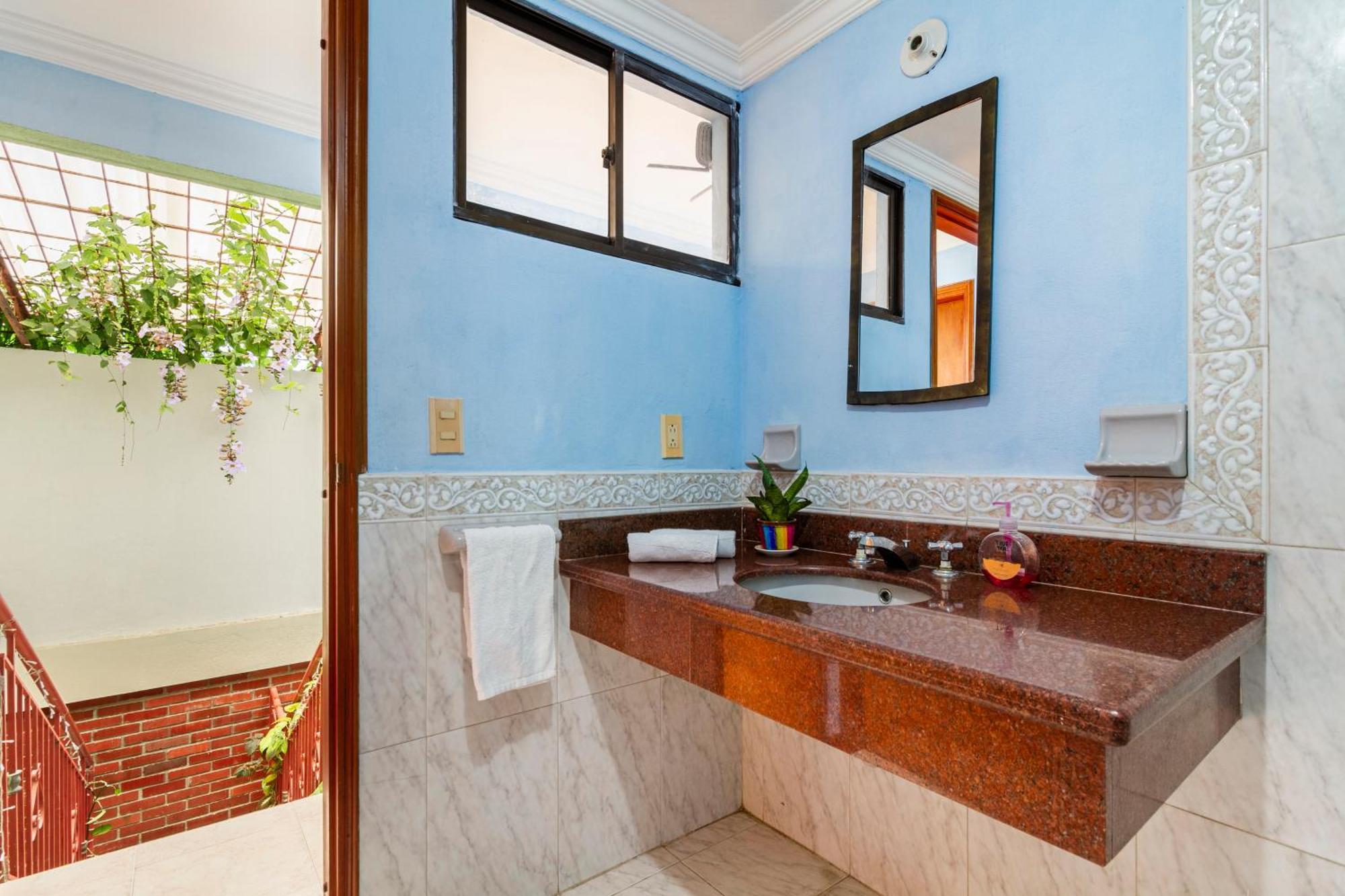 Hostal Cartagonova - Habitaciones Privadas Y Amplias Cerca A Zonas Turisticas Cartagena المظهر الخارجي الصورة