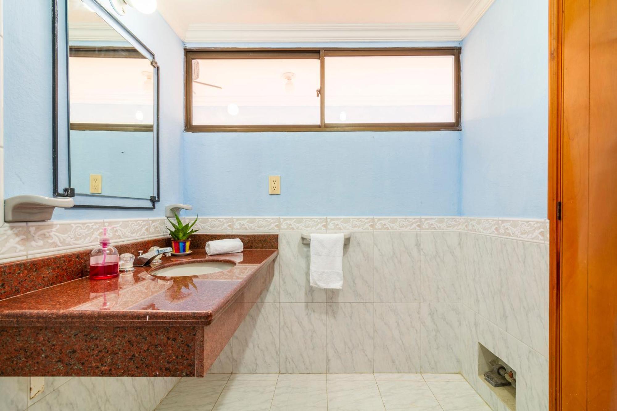 Hostal Cartagonova - Habitaciones Privadas Y Amplias Cerca A Zonas Turisticas Cartagena المظهر الخارجي الصورة
