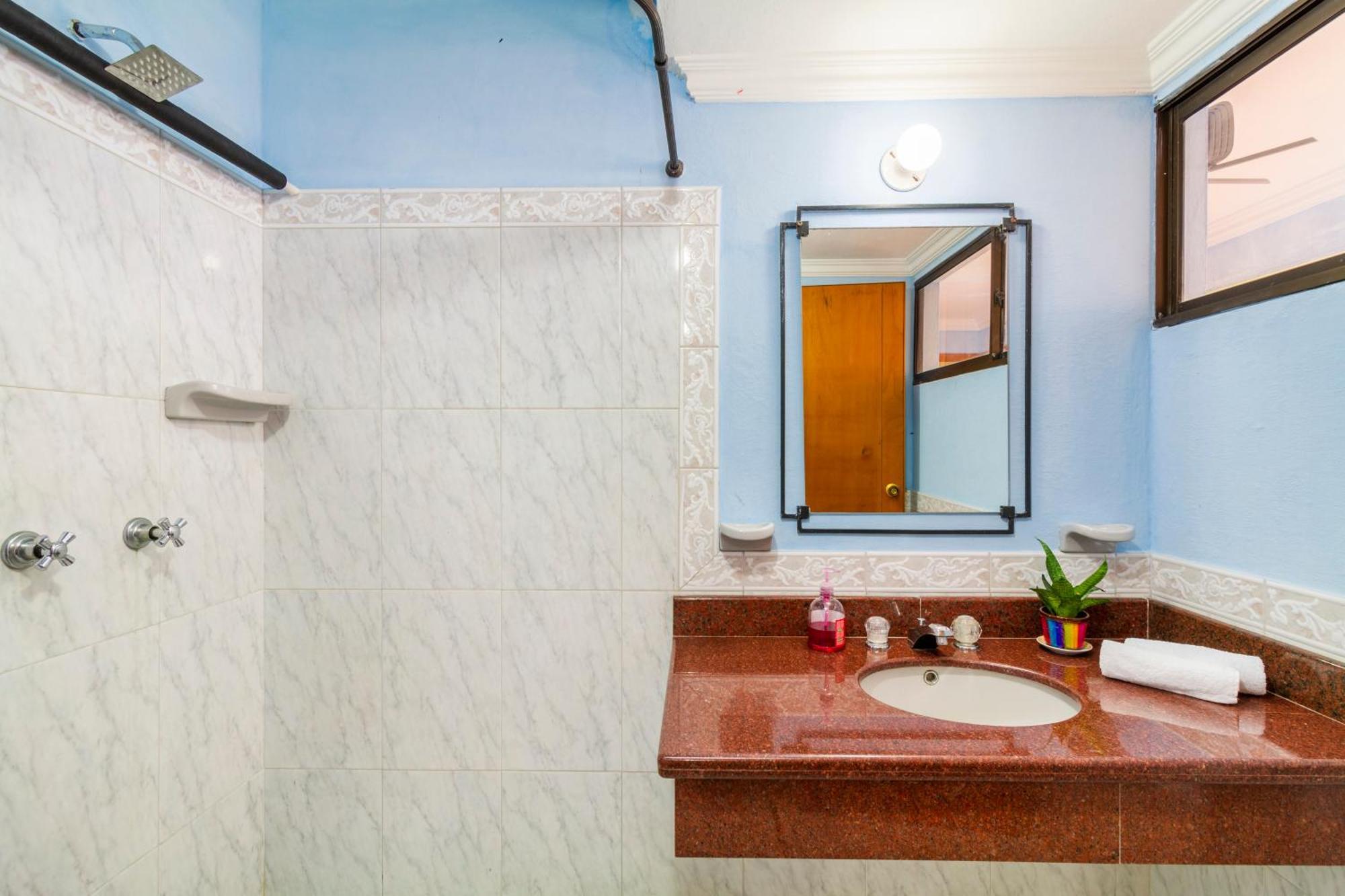 Hostal Cartagonova - Habitaciones Privadas Y Amplias Cerca A Zonas Turisticas Cartagena المظهر الخارجي الصورة