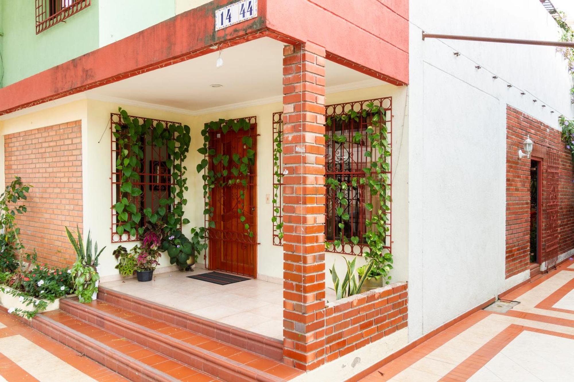 Hostal Cartagonova - Habitaciones Privadas Y Amplias Cerca A Zonas Turisticas Cartagena المظهر الخارجي الصورة