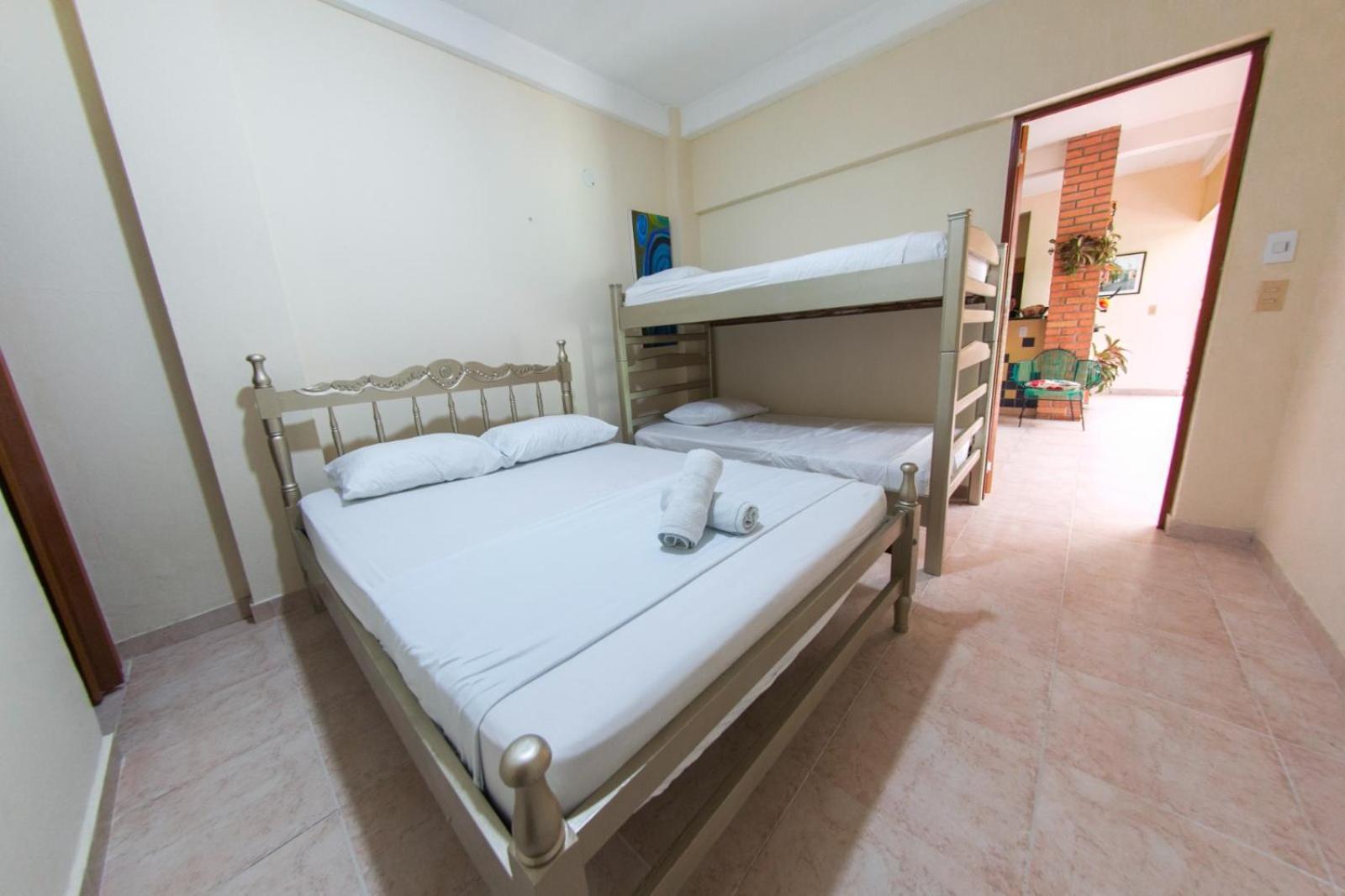 Hostal Cartagonova - Habitaciones Privadas Y Amplias Cerca A Zonas Turisticas Cartagena الغرفة الصورة