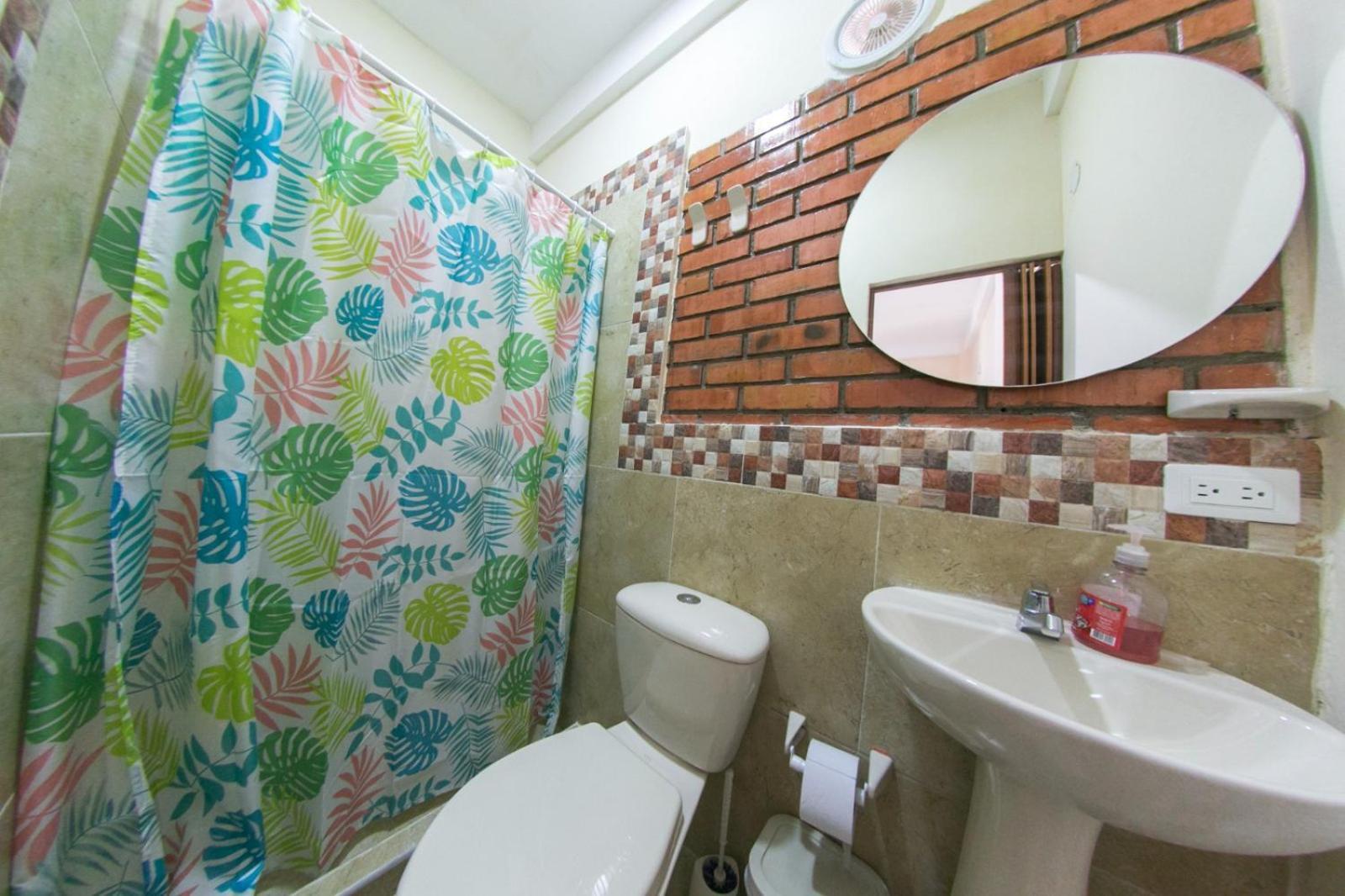 Hostal Cartagonova - Habitaciones Privadas Y Amplias Cerca A Zonas Turisticas Cartagena الغرفة الصورة